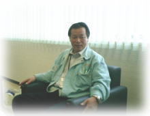 遊佐部長　写真