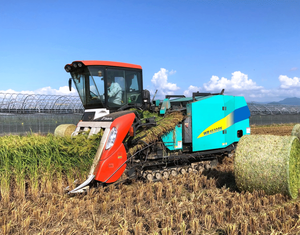 細断型ホールクロップ収穫機